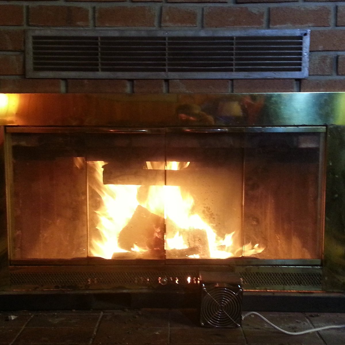 1Q 2Q 3Q Two Sided Cubed Fireplace Grate Heater