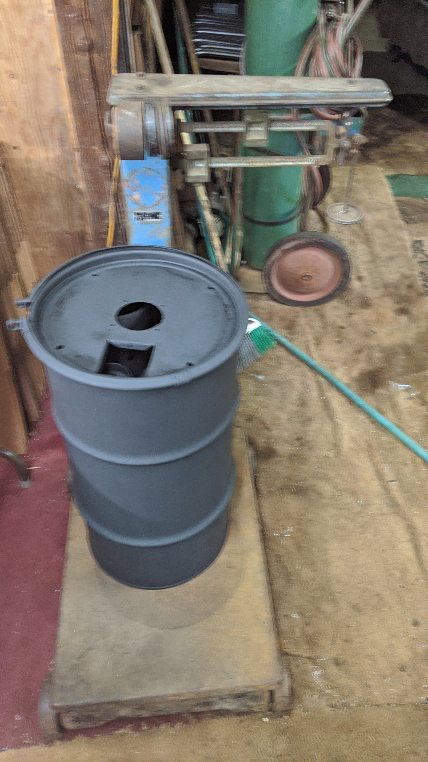 CHP-SBS COMPLETE Kleiner Fass-Holzpellet-Raketenofen mit Schwerkraftzufuhr, nicht elektrisch, Ferninfrarot-Heizung